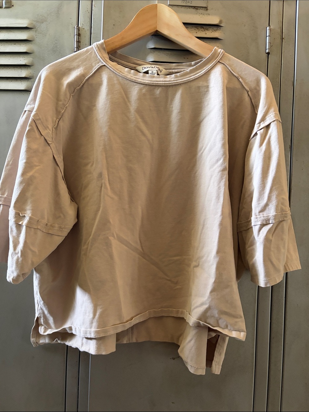 DAVI & DANI Beige Short Sleeve Crop Top